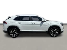 Volkswagen Atlas Cross Sport 2.0T SEL 4MOTION 2026 — side view