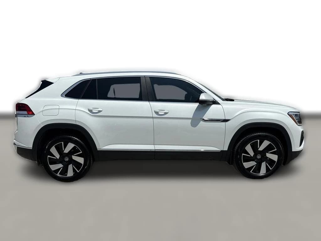Volkswagen Atlas Cross Sport 2.0T SEL 4MOTION 2026 — side view