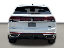 Volkswagen Atlas Cross Sport 2.0T SEL 4MOTION 2026 — side view