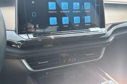Volkswagen Atlas Cross Sport 2.0T SEL 4MOTION 2026 — side view