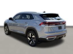 Volkswagen Atlas Cross Sport 2.0T SEL 4MOTION 2026 — side view
