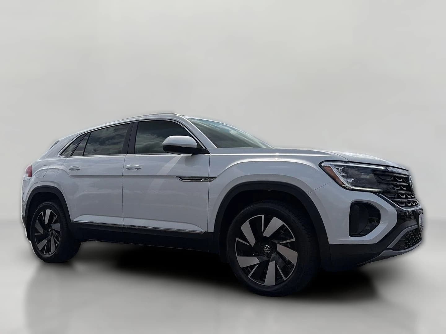 Volkswagen Atlas Cross Sport 2.0T SEL 4MOTION 2026 — side view