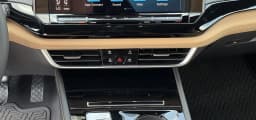 Volkswagen Atlas Cross Sport 2.0T SEL 4MOTION 2026 — side view