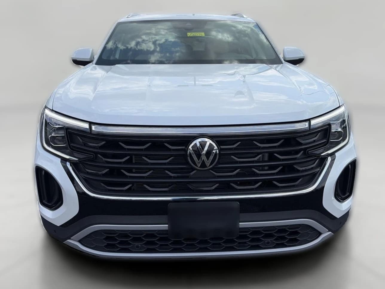 Volkswagen Atlas Cross Sport 2.0T SEL 4MOTION 2026 — side view