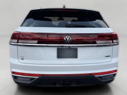 Volkswagen Atlas Cross Sport 2.0T SEL 4MOTION 2026 — side view