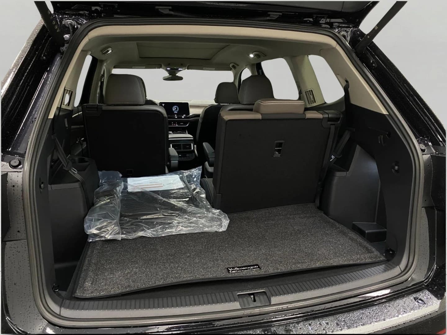 Volkswagen Atlas 2.0T SEL 4MOTION 2026 — side view