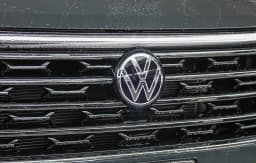Volkswagen Atlas 2.0T SEL 4MOTION 2025 — side view