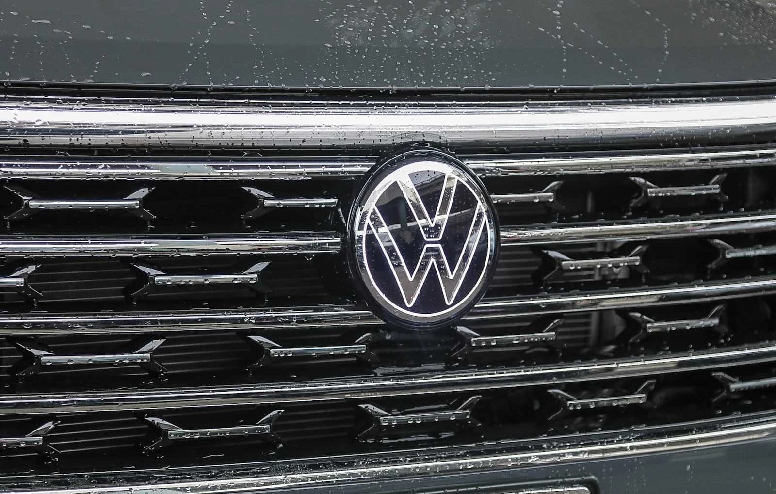 Volkswagen Atlas 2.0T SEL 4MOTION 2025 — side view
