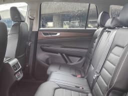 Volkswagen Atlas 2.0T SEL 4MOTION 2025 — side view