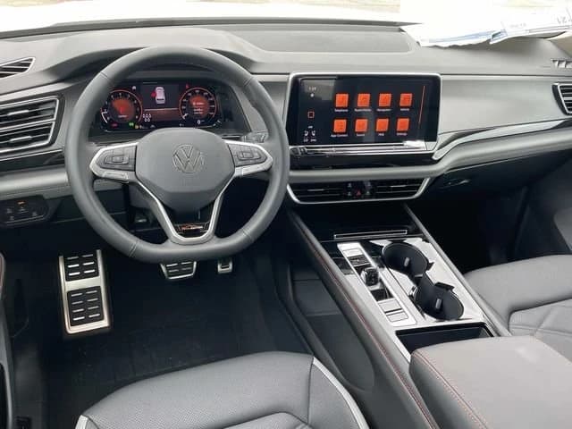 Volkswagen Atlas 2.0T Peak Edition 4MOTION 2026 — side view
