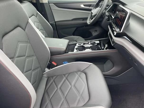 Volkswagen Atlas 2.0T Peak Edition 4MOTION 2026 — side view