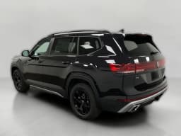 Volkswagen Atlas 2.0T Peak Edition 4MOTION 2026 — side view
