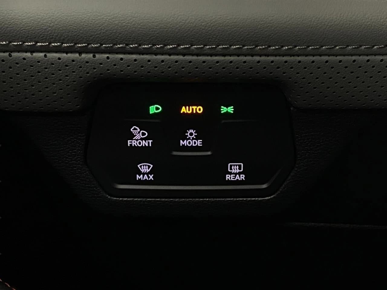 Volkswagen Atlas 2.0T Peak Edition 4MOTION 2026 — side view