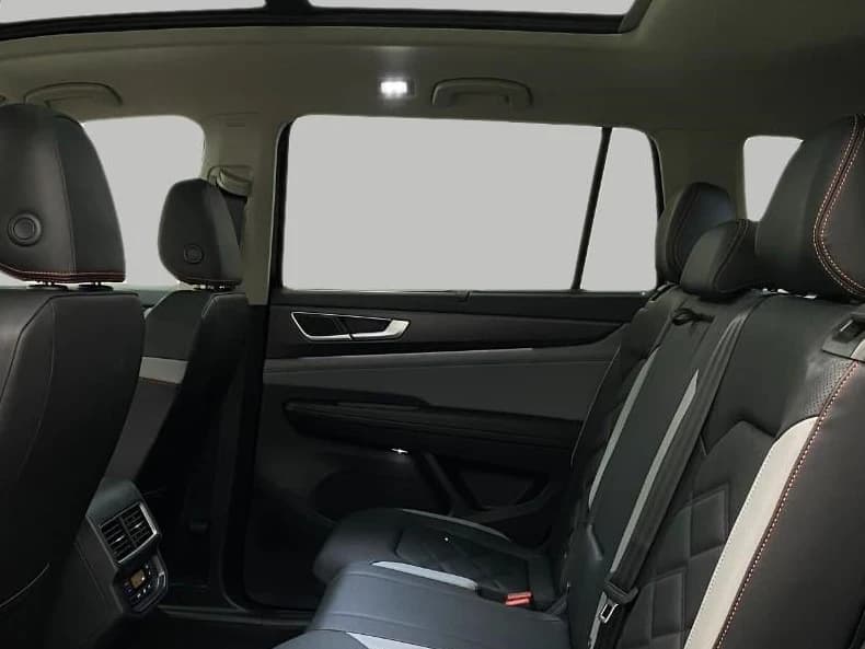 Volkswagen Atlas 2.0T Peak Edition 4MOTION 2026 — side view