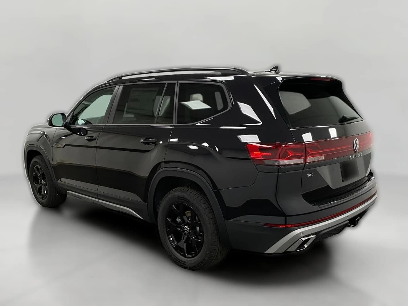 Volkswagen Atlas 2.0T Peak Edition 4MOTION 2026 — side view