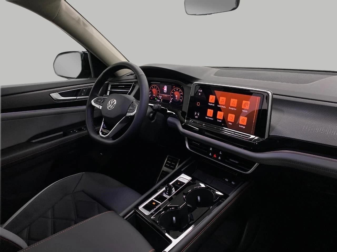 Volkswagen Atlas 2.0T Peak Edition 4MOTION 2026 — side view