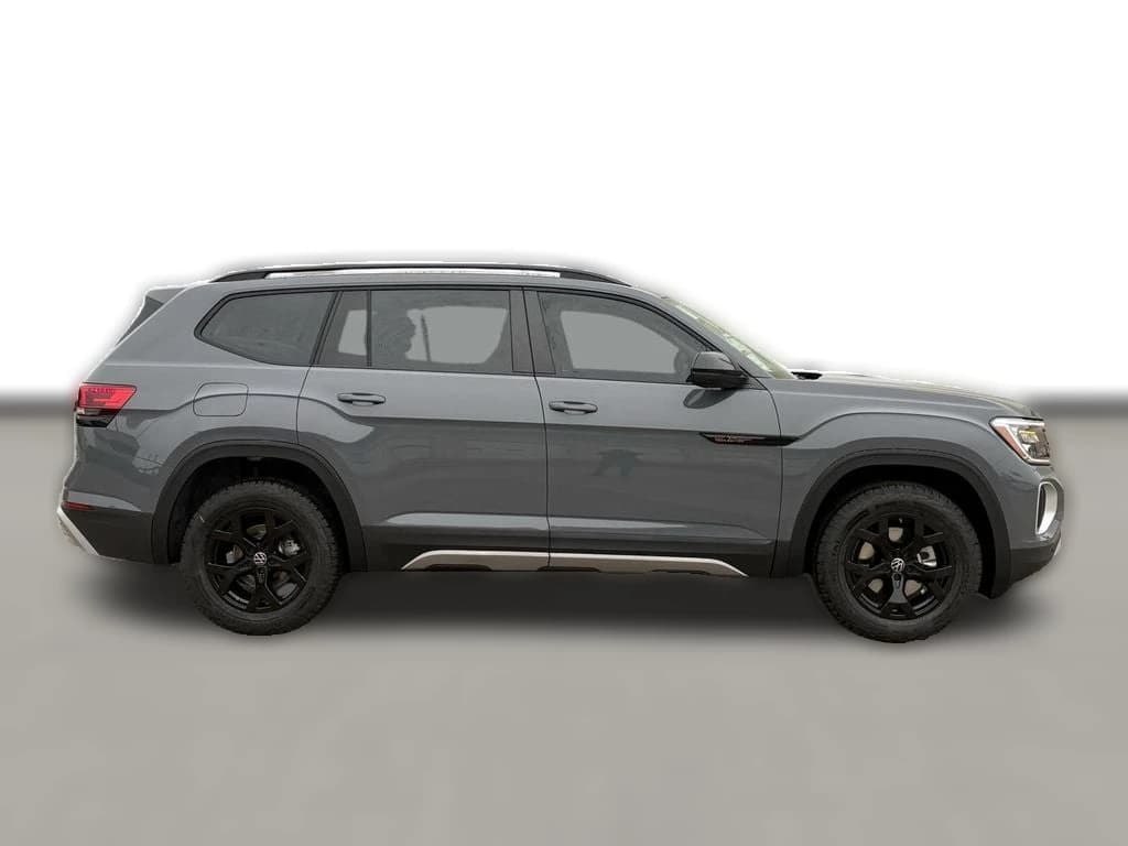 Volkswagen Atlas 2.0T Peak Edition 4MOTION 2026 — side view