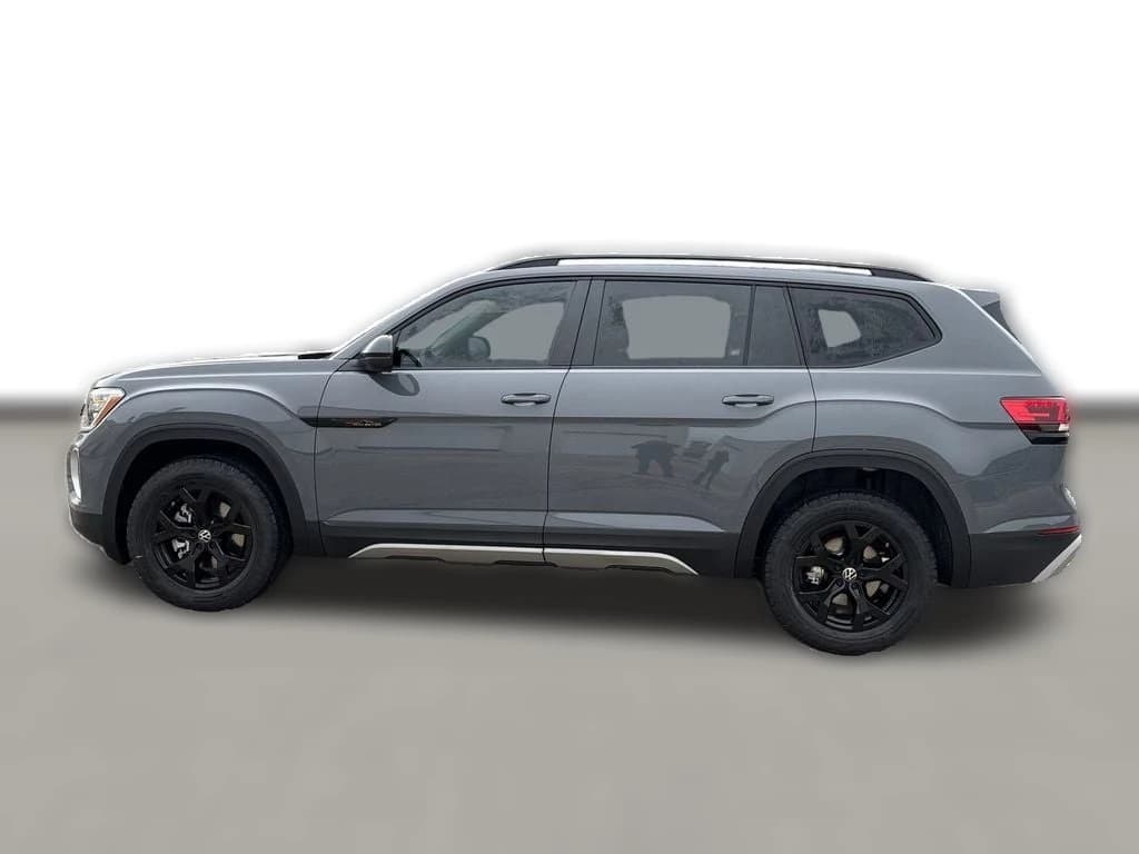 Volkswagen Atlas 2.0T Peak Edition 4MOTION 2026 — side view