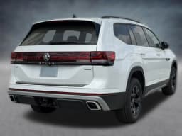 Volkswagen Atlas 2.0T Peak Edition 4MOTION 2026 — side view