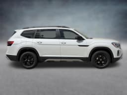 Volkswagen Atlas 2.0T Peak Edition 4MOTION 2026 — side view