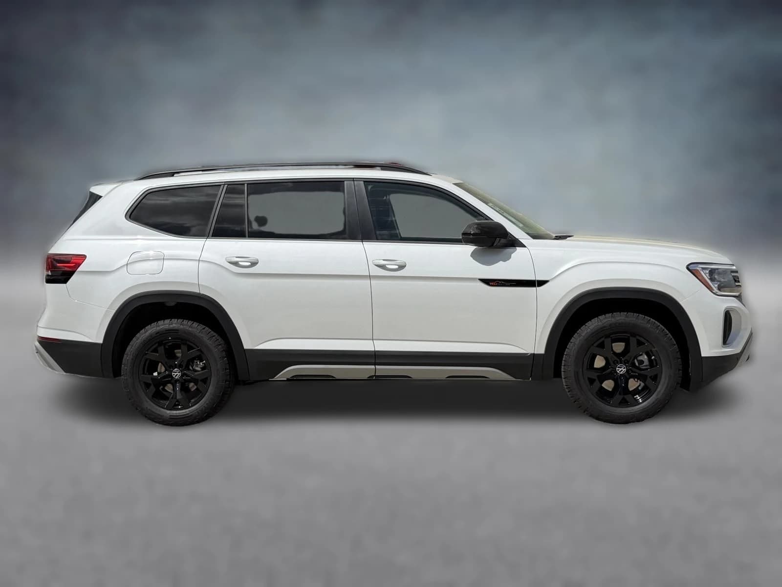 Volkswagen Atlas 2.0T Peak Edition 4MOTION 2026 — side view