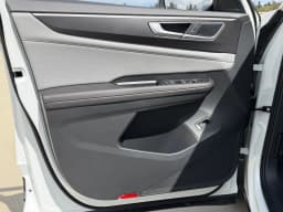 Volkswagen Atlas 2.0T Peak Edition 4MOTION 2026 — side view