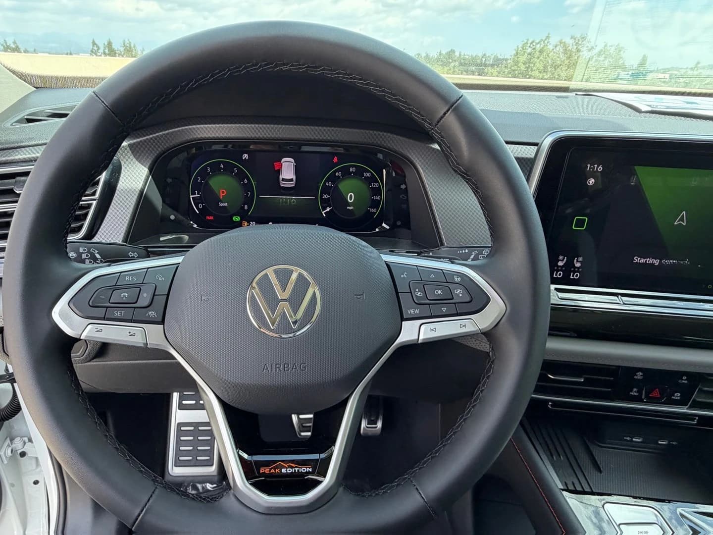 Volkswagen Atlas 2.0T Peak Edition 4MOTION 2026 — side view