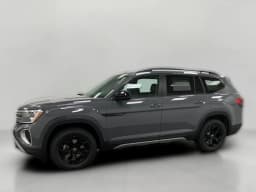 Volkswagen Atlas 2.0T Peak Edition 4MOTION 2026 — side view
