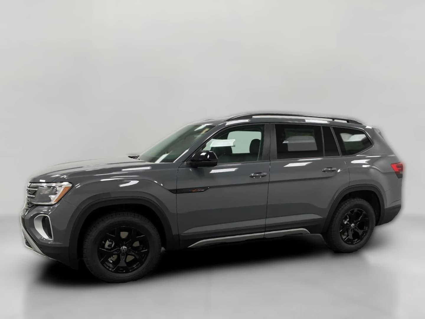 Volkswagen Atlas 2.0T Peak Edition 4MOTION 2026 — side view