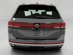 Volkswagen Atlas 2.0T Peak Edition 4MOTION 2026 — side view