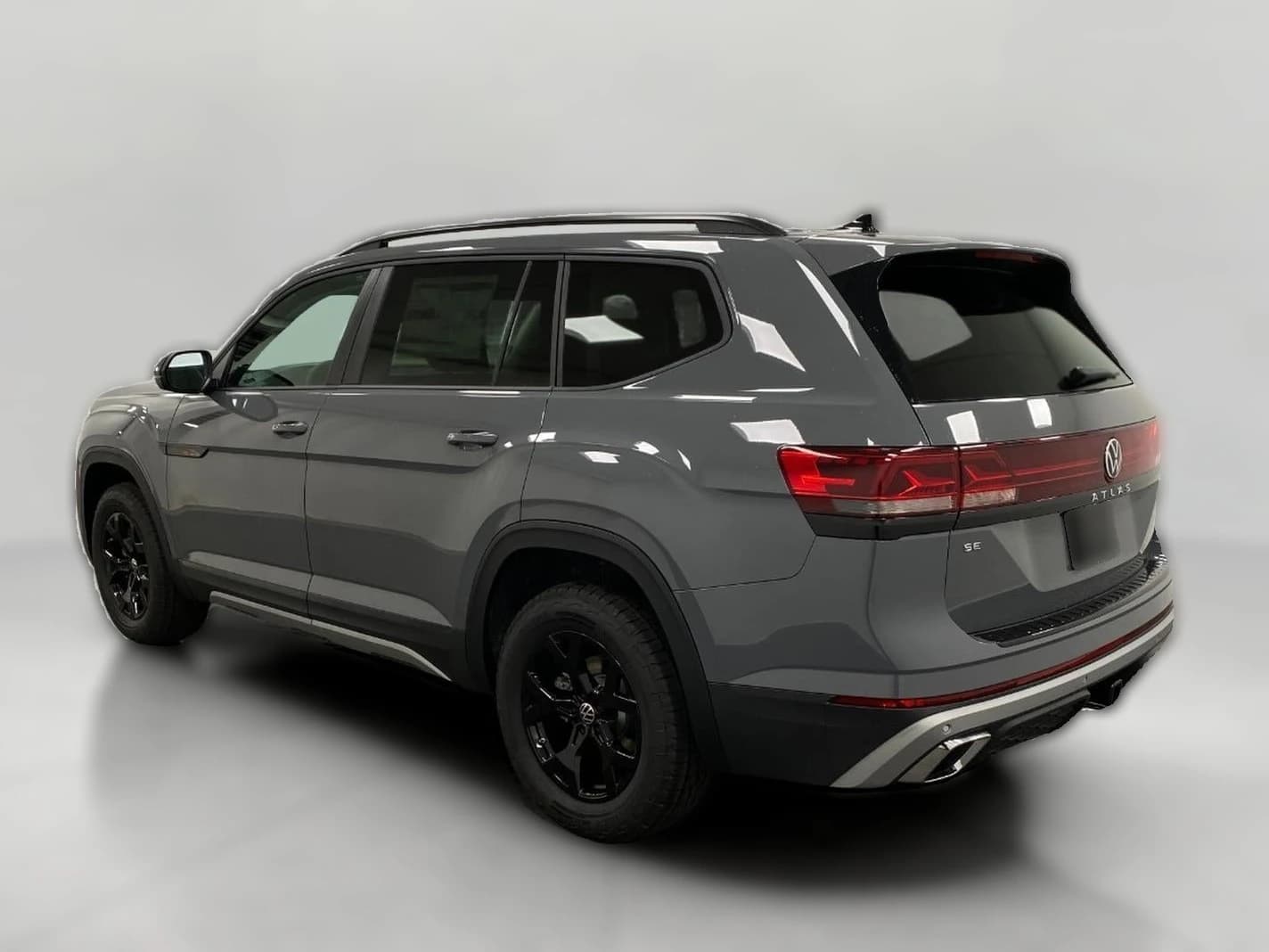 Volkswagen Atlas 2.0T Peak Edition 4MOTION 2026 — side view