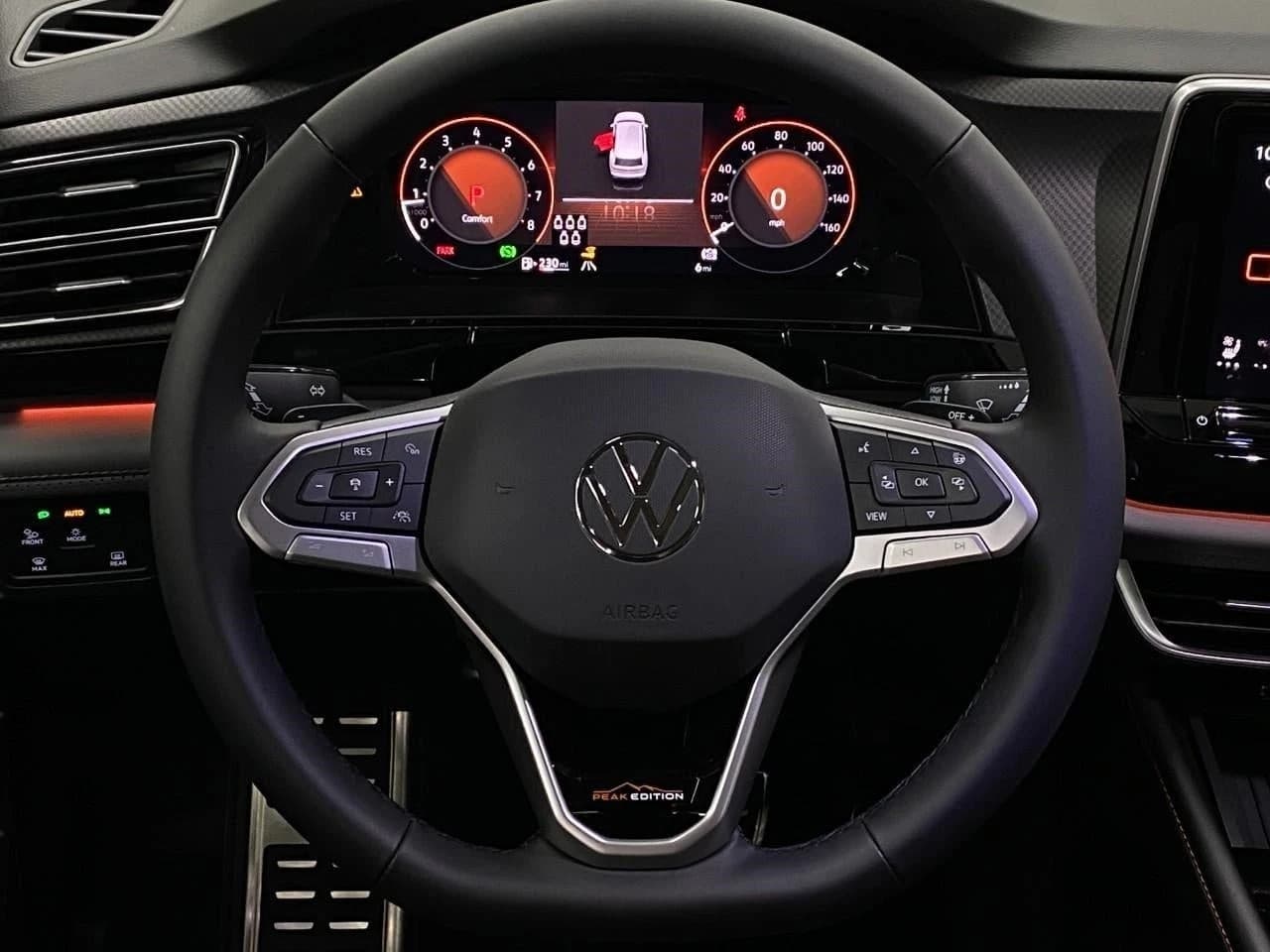 Volkswagen Atlas 2.0T Peak Edition 4MOTION 2026 — side view