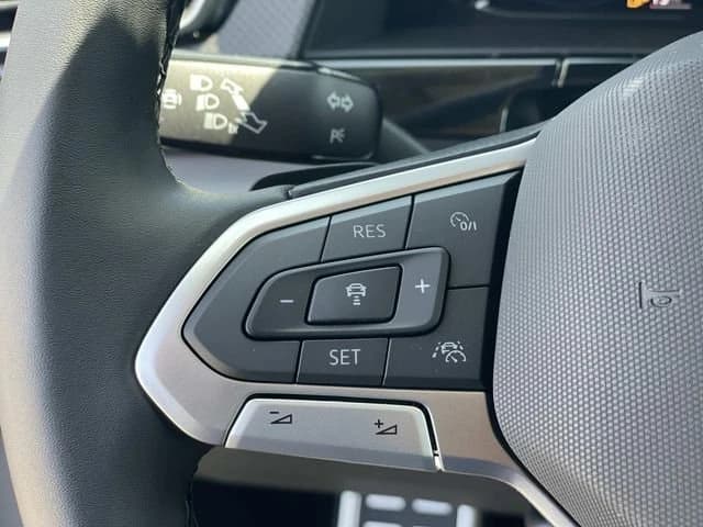 Volkswagen Atlas 2.0T Peak Edition 4MOTION 2026 — side view