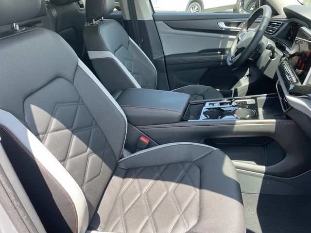 Volkswagen Atlas 2.0T Peak Edition 4MOTION 2026 — side view