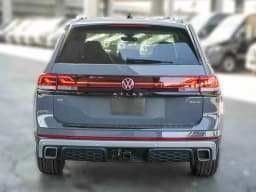 Volkswagen Atlas 2.0T Peak Edition 4MOTION 2026 — side view