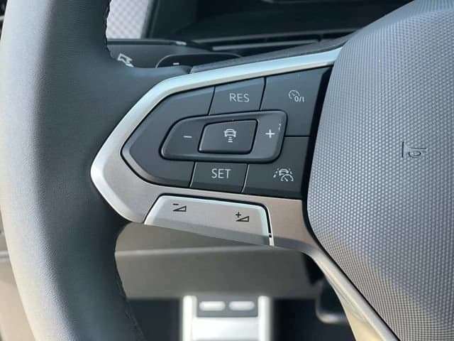 Volkswagen Atlas 2.0T Peak Edition 4MOTION 2026 — side view