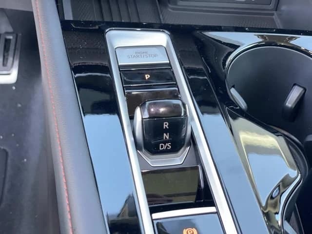 Volkswagen Atlas 2.0T Peak Edition 4MOTION 2026 — side view
