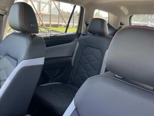 Volkswagen Atlas 2.0T Peak Edition 4MOTION 2026 — side view