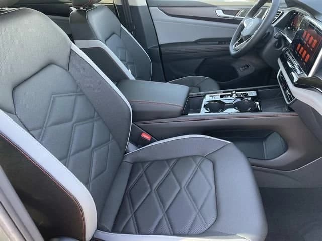 Volkswagen Atlas 2.0T Peak Edition 4MOTION 2026 — side view