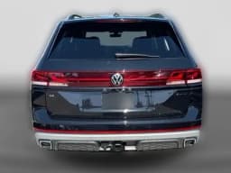 Volkswagen Atlas 2.0T Peak Edition 4MOTION 2026 — side view