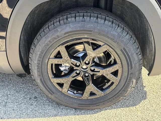 Volkswagen Atlas 2.0T Peak Edition 4MOTION 2026 — side view