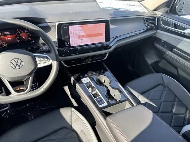 Volkswagen Atlas 2.0T Peak Edition 4MOTION 2026 — side view