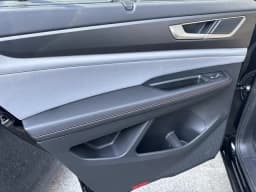 Volkswagen Atlas 2.0T Peak Edition 4MOTION 2026 — side view