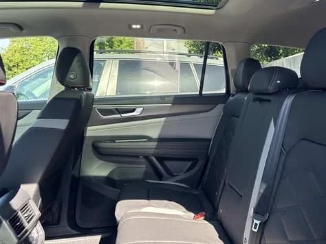 Volkswagen Atlas 2.0T Peak Edition 4MOTION 2026 — side view
