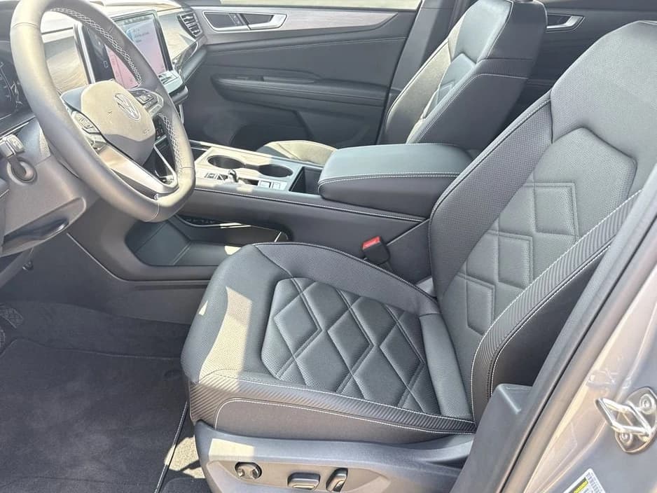 Volkswagen Atlas Cross Sport 2.0T SE FWD 2026 — side view
