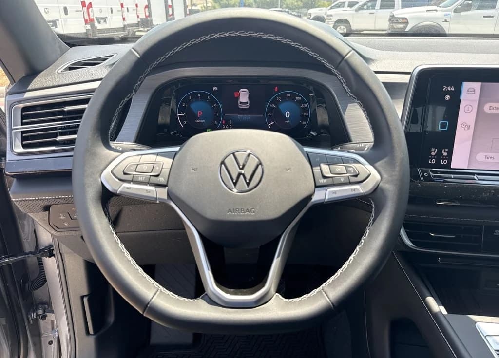 Volkswagen Atlas Cross Sport 2.0T SE FWD 2026 — side view