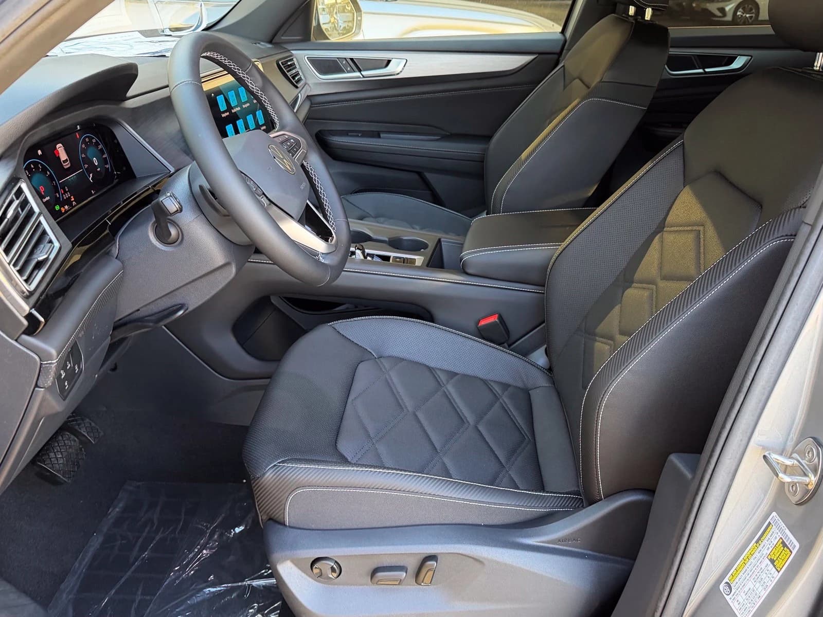 Volkswagen Atlas Cross Sport 2.0T SE FWD 2026 — side view