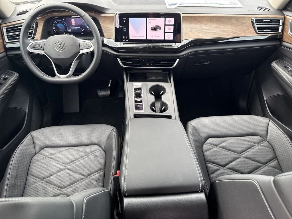 Volkswagen Atlas 2.0T SE FWD 2026 — side view