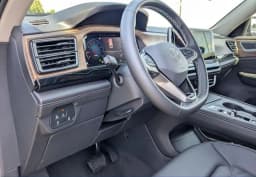 Volkswagen Atlas 2.0T SE FWD 2026 — side view