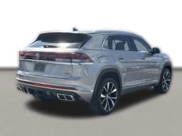 Volkswagen Atlas Cross Sport 2.0T SEL Premium R-Line 4MOTION 2026 — side view